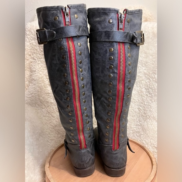 EUC Journee Collection Taupe Zipper Knee-High Women's Boots Size 7 - Picture 5 of 11